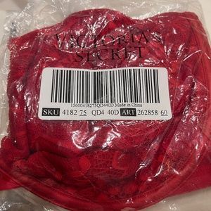 NWT Victoria Secret (unlined laced) Bra